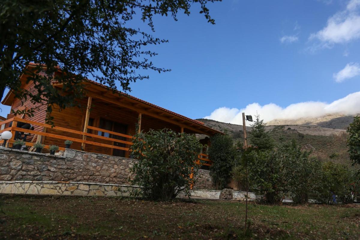 Orias Guesthouse & Farm Kalávryta Eksteriør bilde