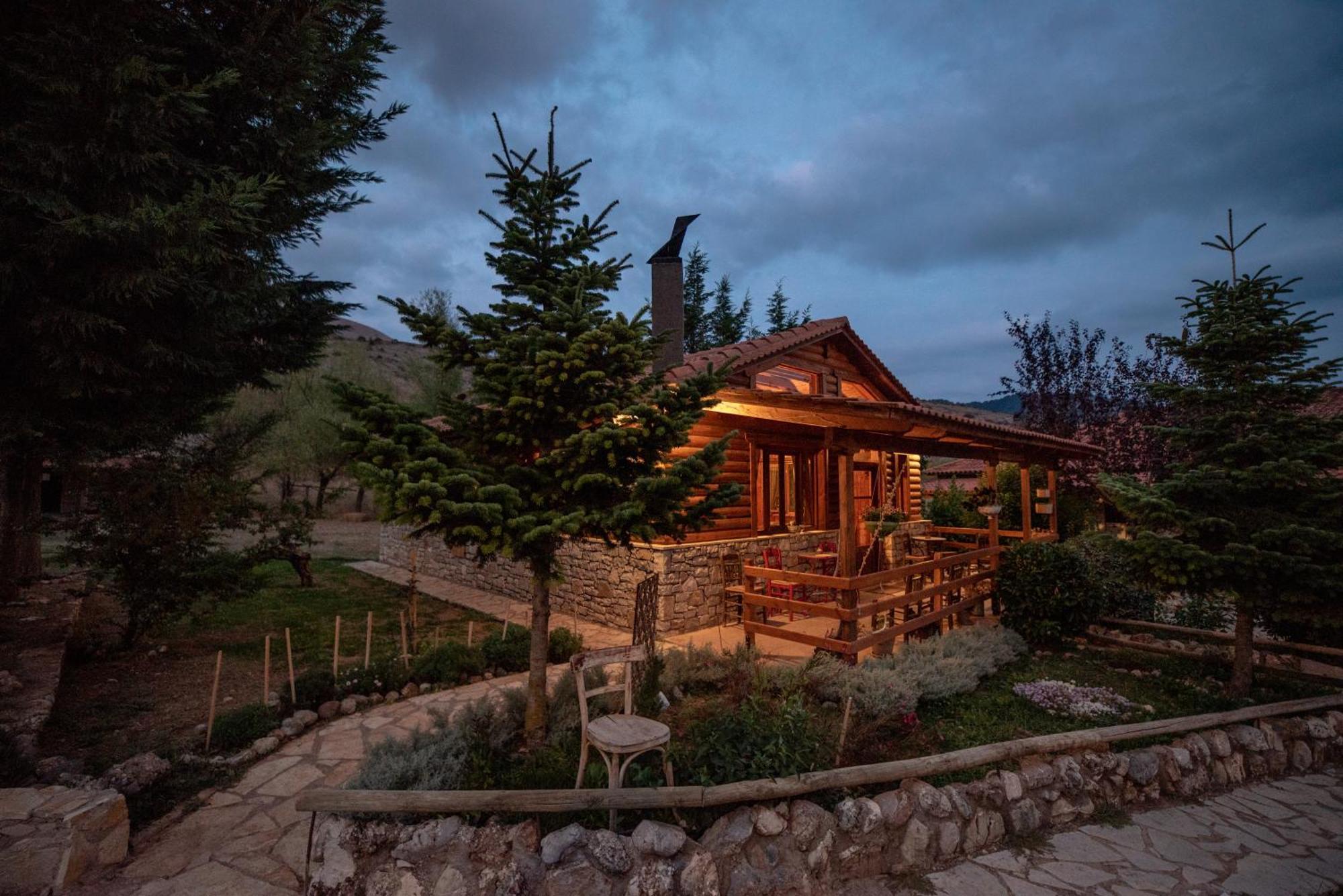 Orias Guesthouse & Farm Kalávryta Eksteriør bilde